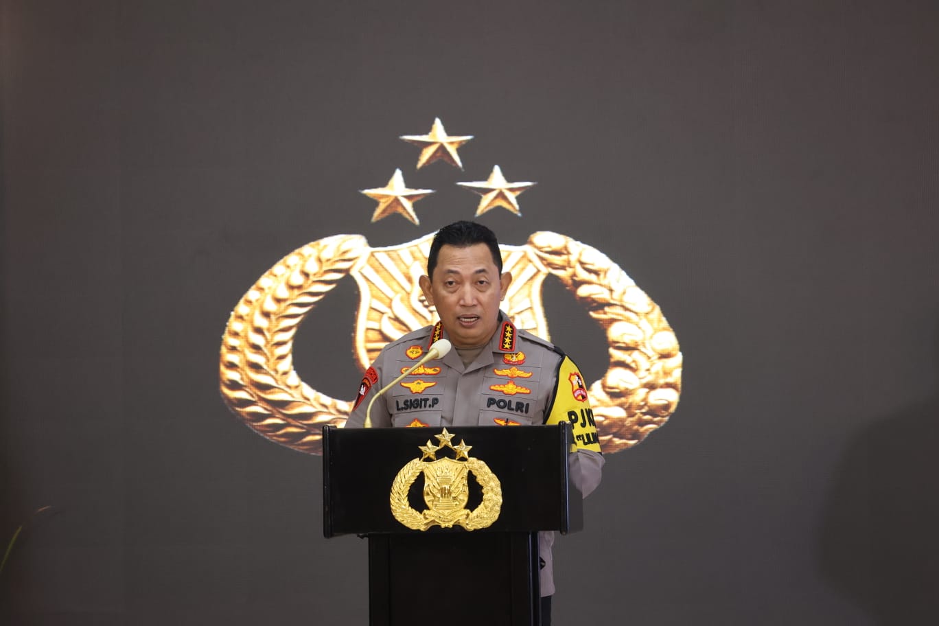 Kapolri Jenderal Listyo Sigit Prabowo saat pemaparan Rilis Akhir Tahun 2024 di Rupatama Mabes Polri