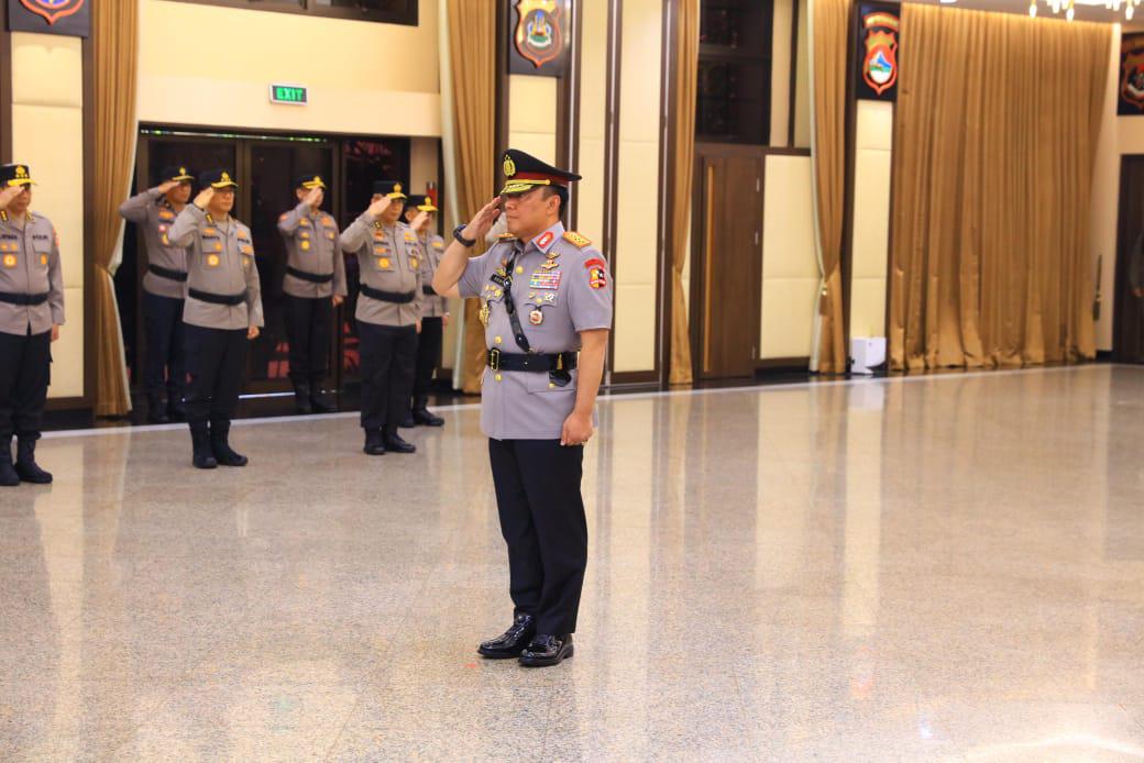 Komjen Pol. Dr. Dedi Prasetyo sebagai Wakil Kepala Kepolisian Negara Republik Indonesia (Wakapolri).