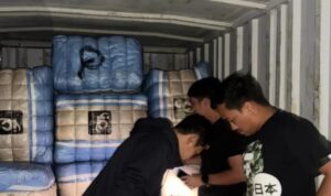 Penampakan balpres pakaian bekas yang berhasil diamankan polisi.