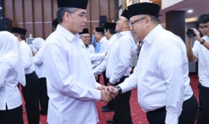 Lantik 12 Pejabat, Menaker Jabatan Bukan Sekadar Posisi, Layanan Publik Harus Jadi Prioritas - 4