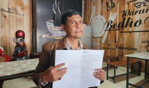 Praktisi hukum asal Banyuwangi, Irfan Hidayat kepada awak media